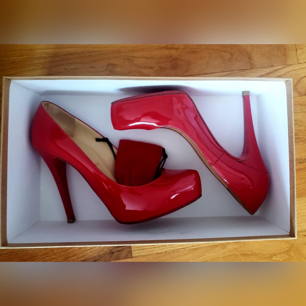 Christian Louboutin Rolando heels patent calf w/ original box & extra heel taps. - Picture 3 of 16
